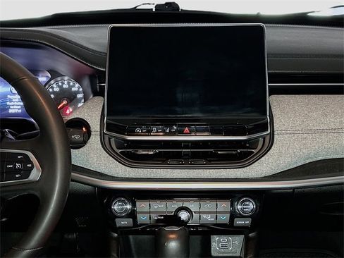 Used 2023 Jeep Compass Latitude w/ Convenience Group image 11