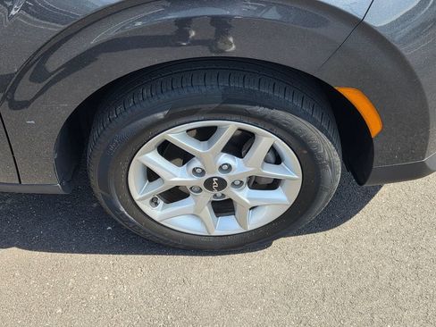 Used 2023 Kia Soul LX w/ LX Technology Package image 8