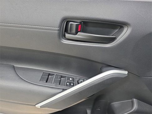 Certified 2024 Toyota Corolla Cross LE image 25