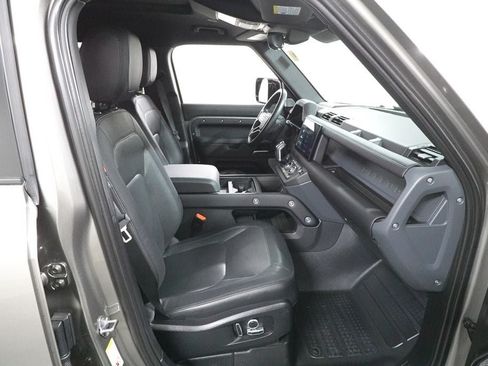 Used 2024 Land Rover Defender 130 X-Dynamic SE AWD/4WD image 33