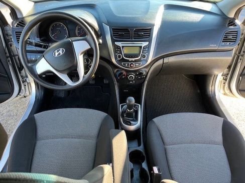 Used 2012 Hyundai Accent GS image 12