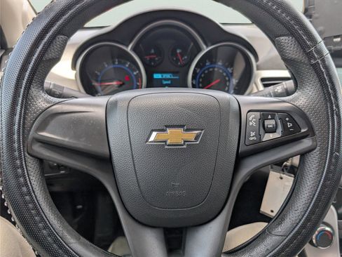 Used 2016 Chevrolet Cruze LS image 20