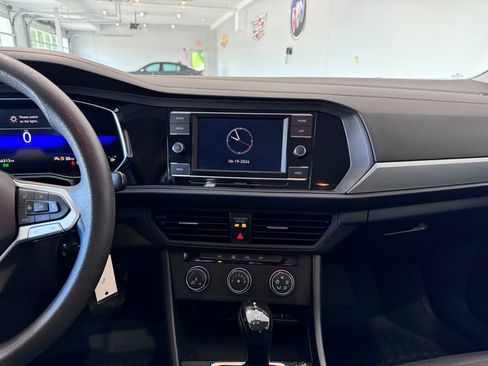 Used 2022 Volkswagen Jetta S FWD image 17