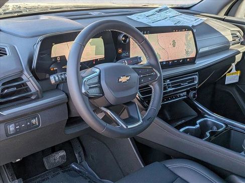 New 2026 Chevrolet Traverse LT w/ Sun and Wheel Package image 3