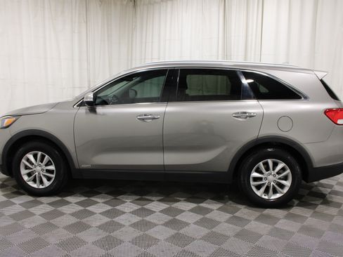 Used 2017 Kia Sorento AWD w/ LX Convenience Package image 32