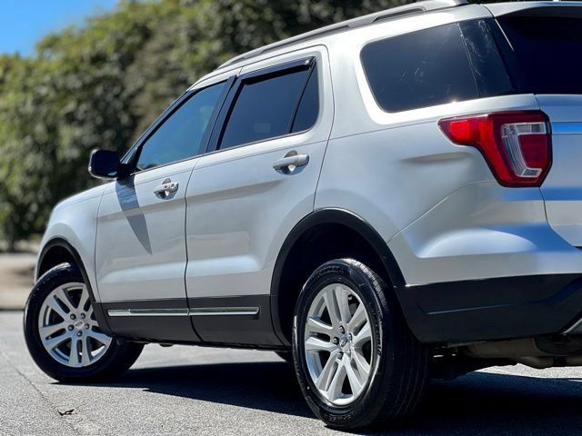 Used 2019 Ford Explorer XLT w/ Equipment Group 202A AWD/4WD image 11