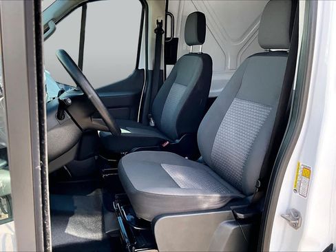 Used 2022 Ford E-Transit Medium Roof RWD image 7