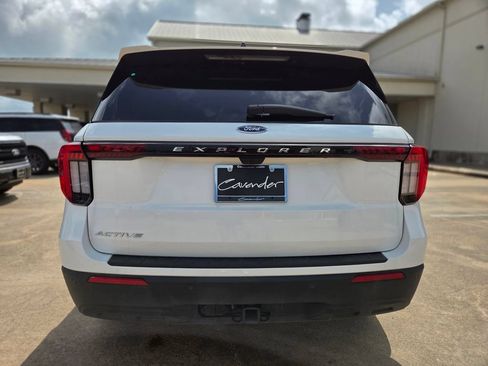 New 2026 Ford Explorer Active RWD image 6