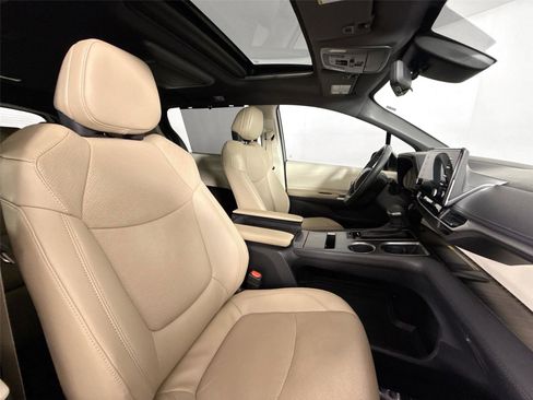 Certified 2023 Toyota Sienna Limited image 56