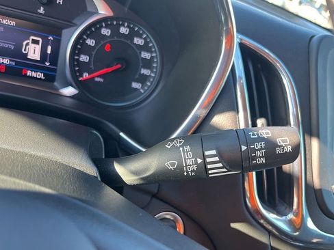 Used 2023 Chevrolet Equinox LT image 20