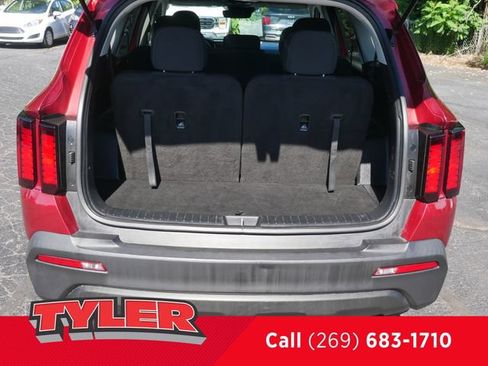 Used 2022 Kia Sorento LX AWD/4WD image 15