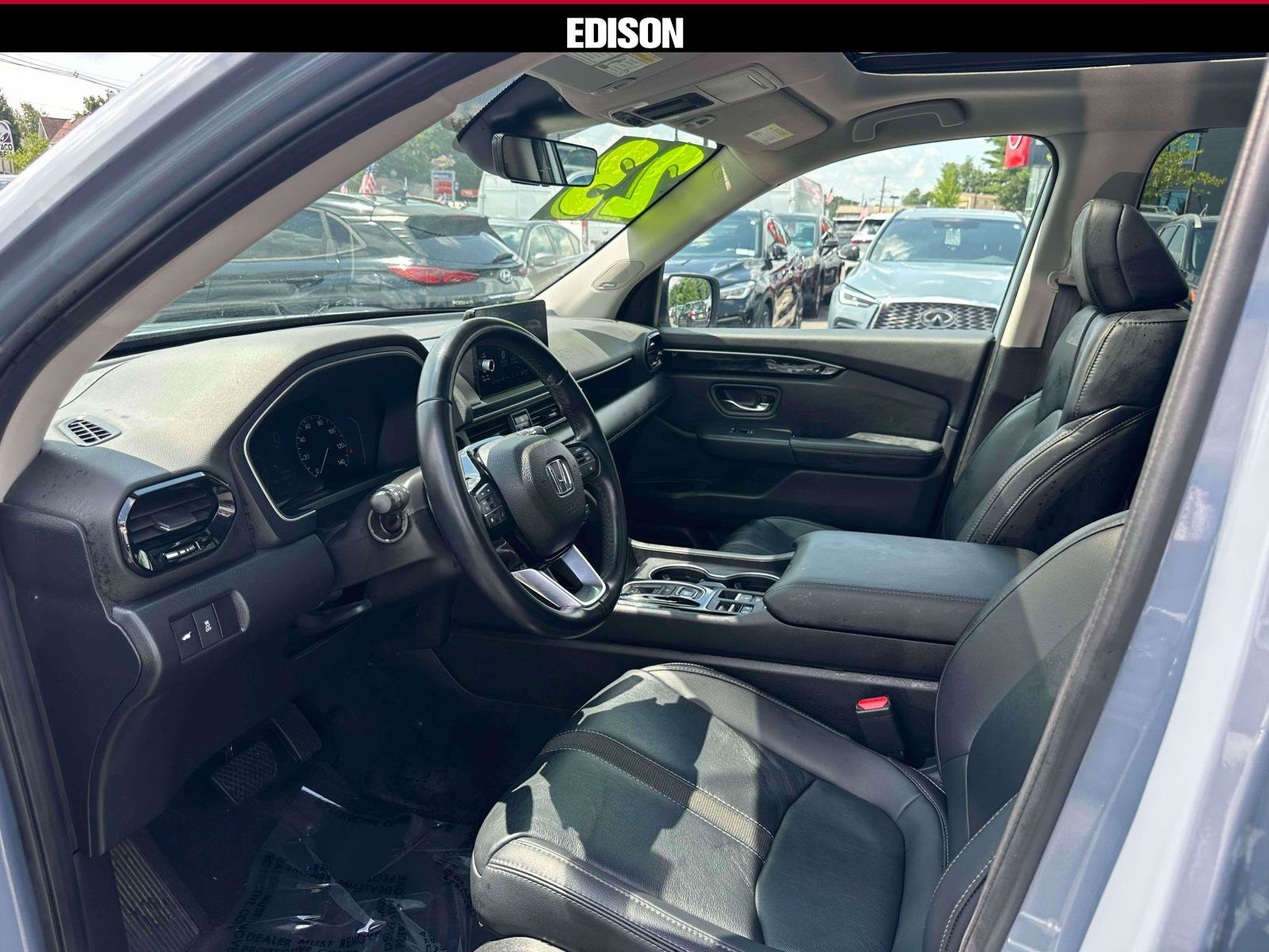 Used 2023 Honda Pilot Touring image 14