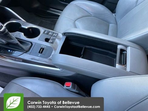 Used 2023 Toyota Highlander Limited image 25
