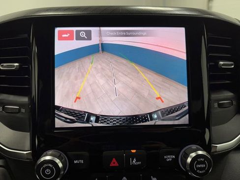 New 2026 RAM 1500 4x4 Crew Cab image 9