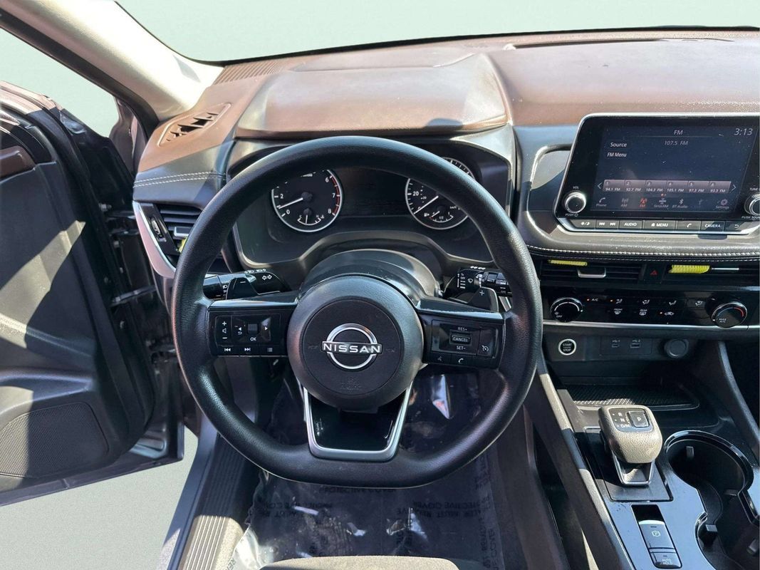 Used 2023 Nissan Rogue S FWD image 19