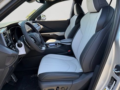 New 2026 Lexus TX 500h AWD image 13