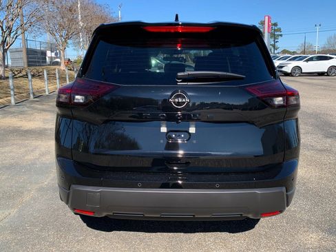 New 2026 Nissan Rogue SV image 4