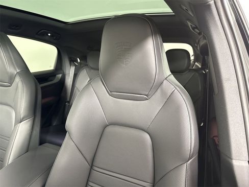 New 2026 Porsche Cayenne S image 40