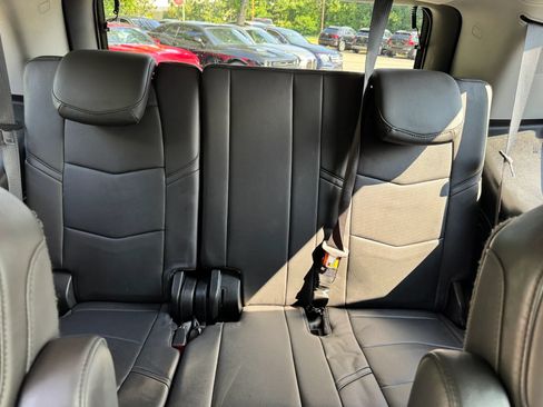 Used 2020 Cadillac Escalade Luxury AWD/4WD image 25