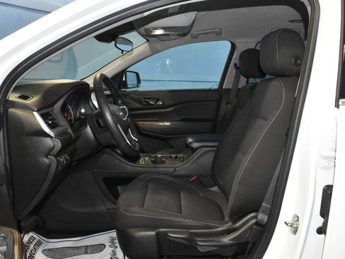 Used 2023 GMC Acadia SLE FWD image 6