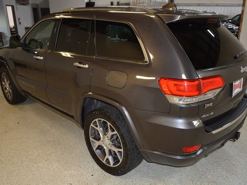 Used 2019 Jeep Grand Cherokee Overland image 5