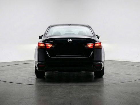 Used 2025 Nissan Altima 2.5 SV FWD image 7