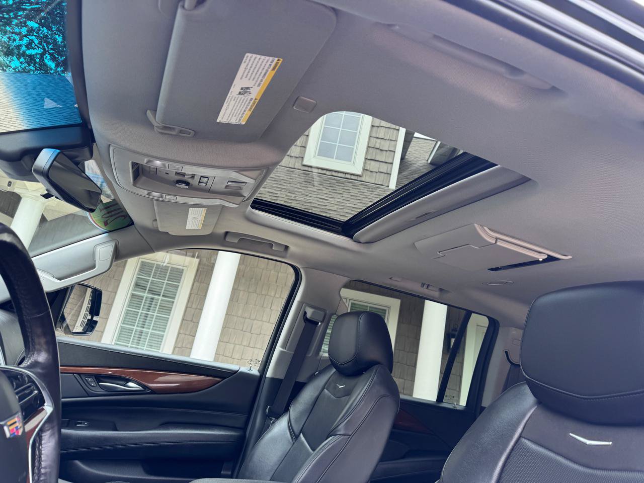 Used 2019 Cadillac Escalade ESV Luxury w/ Escalade Sport Edition AWD/4WD image 14