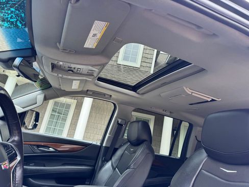 Used 2019 Cadillac Escalade ESV Luxury w/ Escalade Sport Edition AWD/4WD image 14