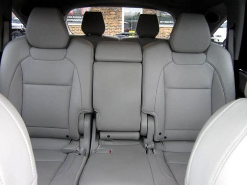 Used 2017 Acura MDX w/ Technology & Entertainment image 62