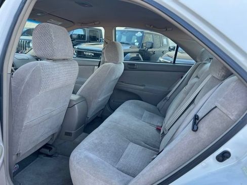 Used 2002 Toyota Camry SE FWD image 25