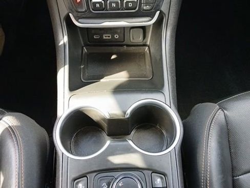 Used 2019 GMC Terrain SLT w/ Preferred Package image 21