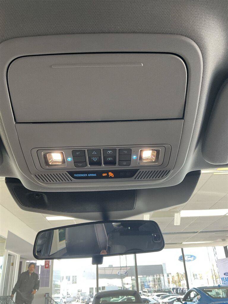 Used 2022 Ford Explorer XLT w/ Equipment Group 202A AWD/4WD image 22