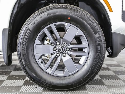 New 2025 Nissan Frontier SV image 10