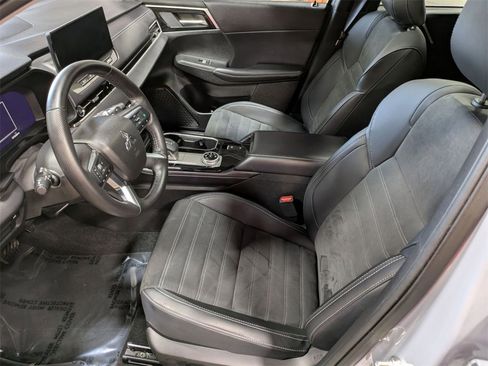 Used 2025 Mitsubishi Outlander SEL image 12