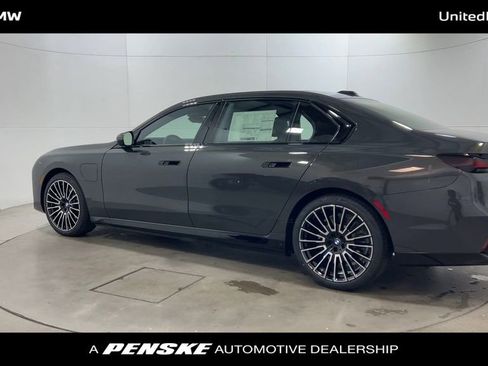 New 2026 BMW 750e xDrive w/ Executive Package image 6