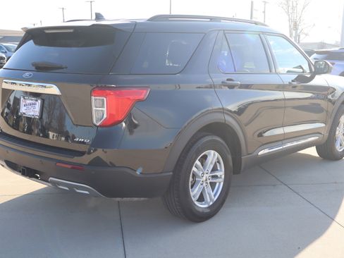 Used 2023 Ford Explorer XLT w/ Equipment Group 202A image 6