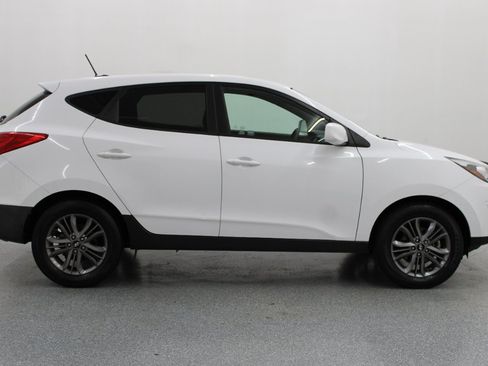 Used 2015 Hyundai Tucson GLS w/ Option Group 02 AWD/4WD image 2