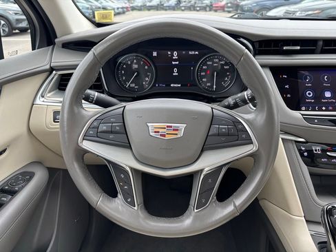 Used 2021 Cadillac XT5 Premium Luxury AWD/4WD image 7