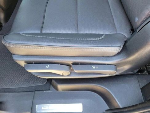 Used 2023 GMC Yukon Denali RWD image 33