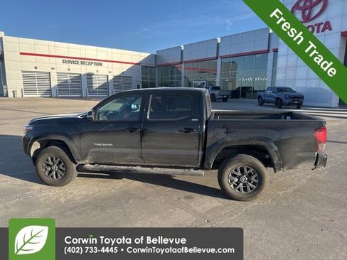 Used 2023 Toyota Tacoma SR5 w/ Technology Package image 7
