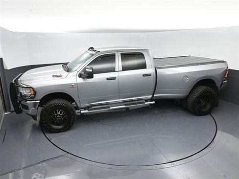 Used 2024 RAM 3500 Tradesman w/ Chrome Appearance Group AWD/4WD image 37