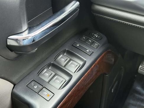 Used 2017 GMC Sierra 1500 SLT w/ SLT Preferred Package image 16