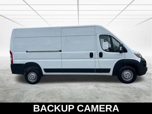 Used 2025 RAM ProMaster 2500 w/ Convenience Group FWD image 4
