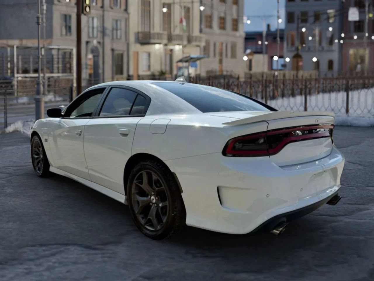 Used 2019 Dodge Charger R/T RWD image 5