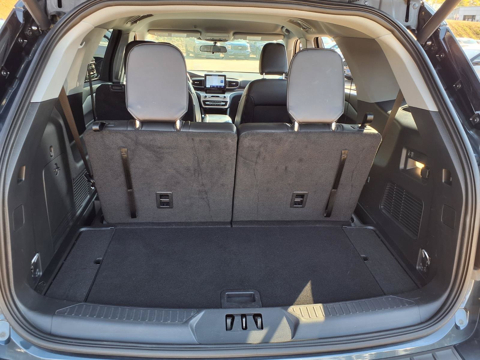 Used 2023 Ford Explorer XLT w/ Equipment Group 202A AWD/4WD image 11