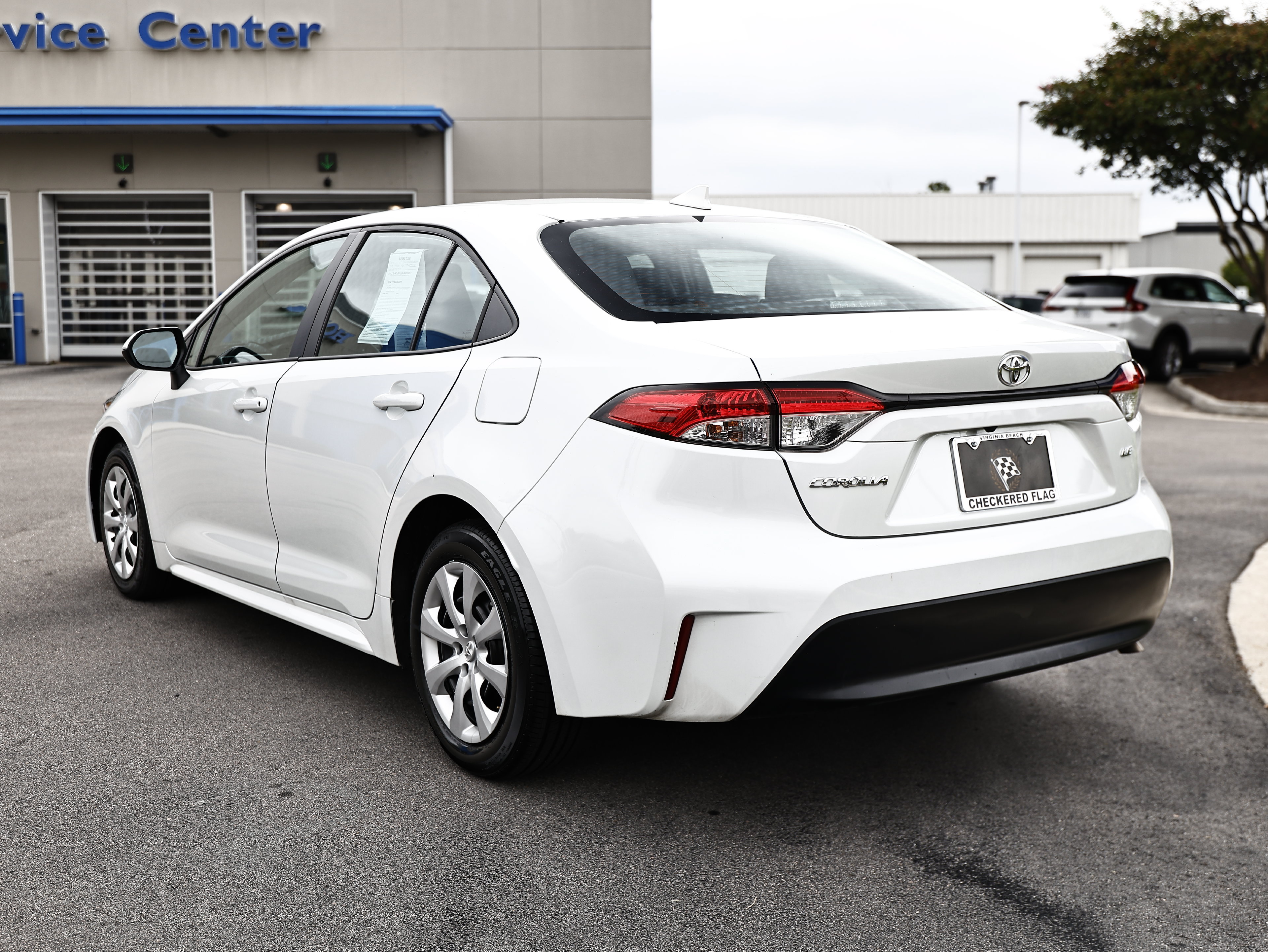 Used 2025 Toyota Corolla LE FWD image 7
