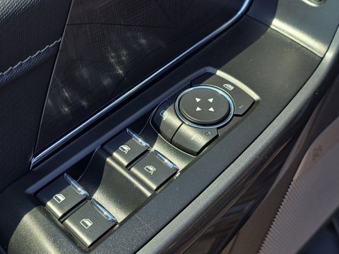 Certified 2022 Ford F150 XLT w/ Equipment Group 302A High image 18