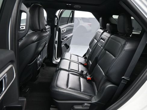 Certified 2020 Ford Explorer XLT w/ Equipment Group 202A image 19