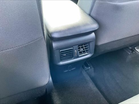 Used 2025 Toyota RAV4 LE AWD/4WD image 28