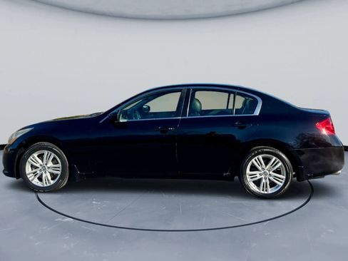 Used 2011 INFINITI G37 x Sedan w/ Premium Pkg image 3